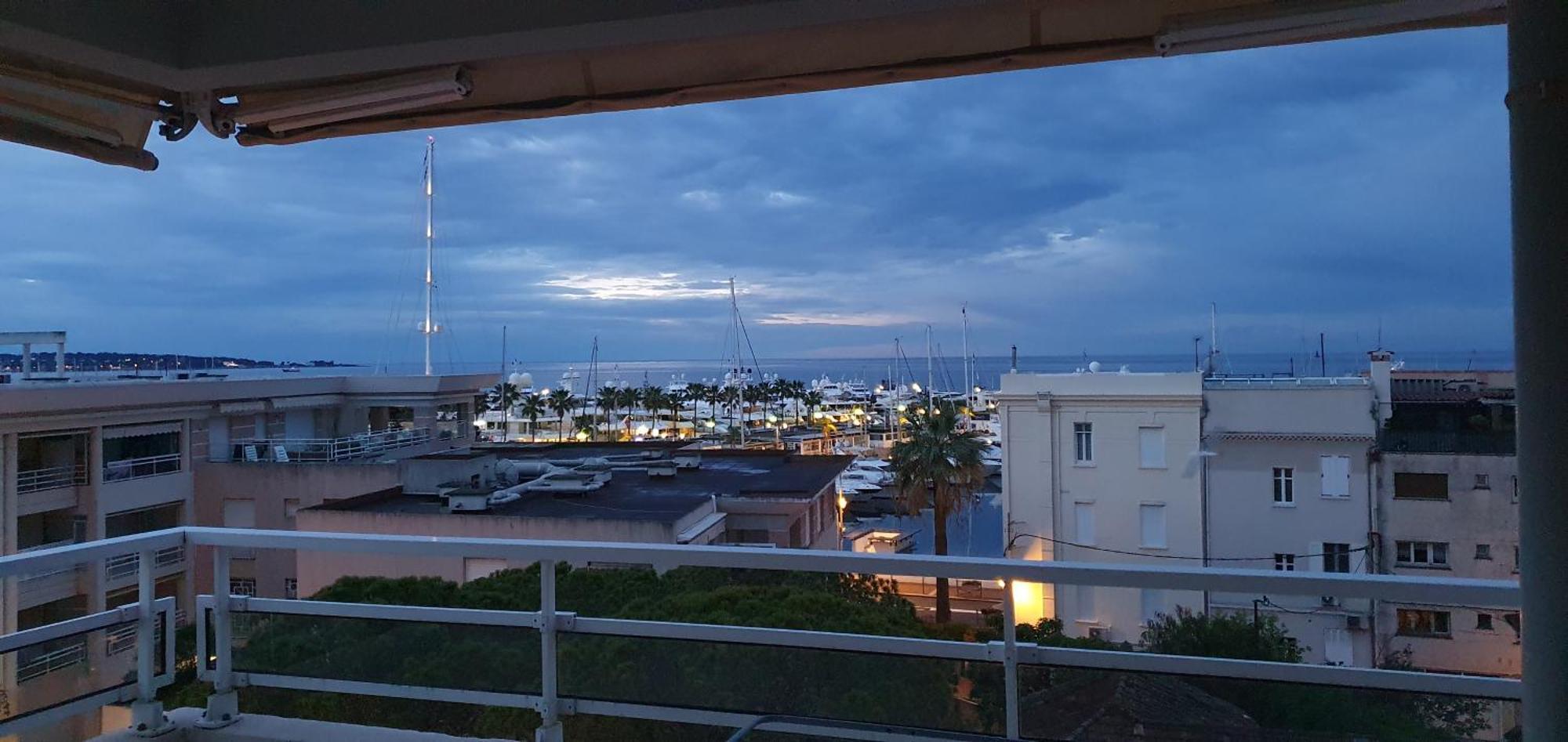 Standing vue mer entre Cannes et Antibes Golfe-Juan Eksteriør bilde